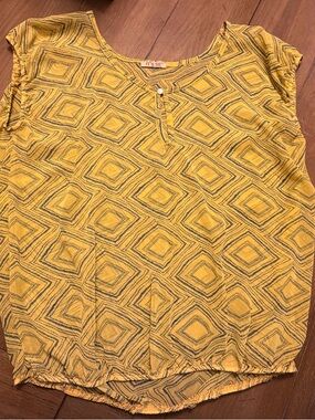 Womens Yellow Geometric Print Blouse